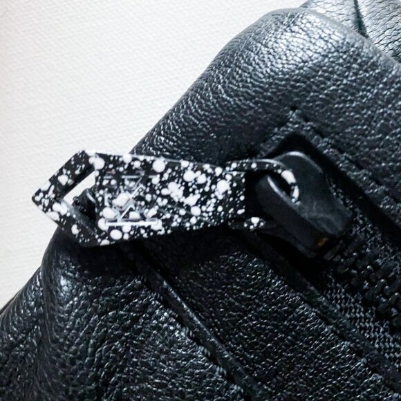 Christopher Kon Black Leather Convertible Fold Over Zip Detail Clutch - Picture 2 of 9